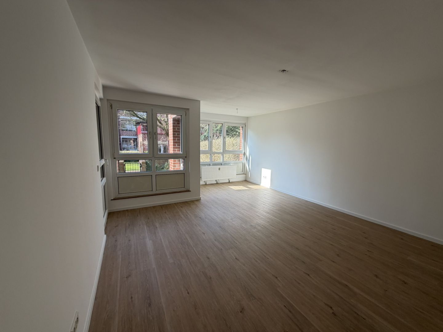 Ansicht 9 von: Neuss-City: Einziehen und Wohlfühlen - attraktive, großzügige 3-Zimmerwhg. Garten und TG-Stellplatz